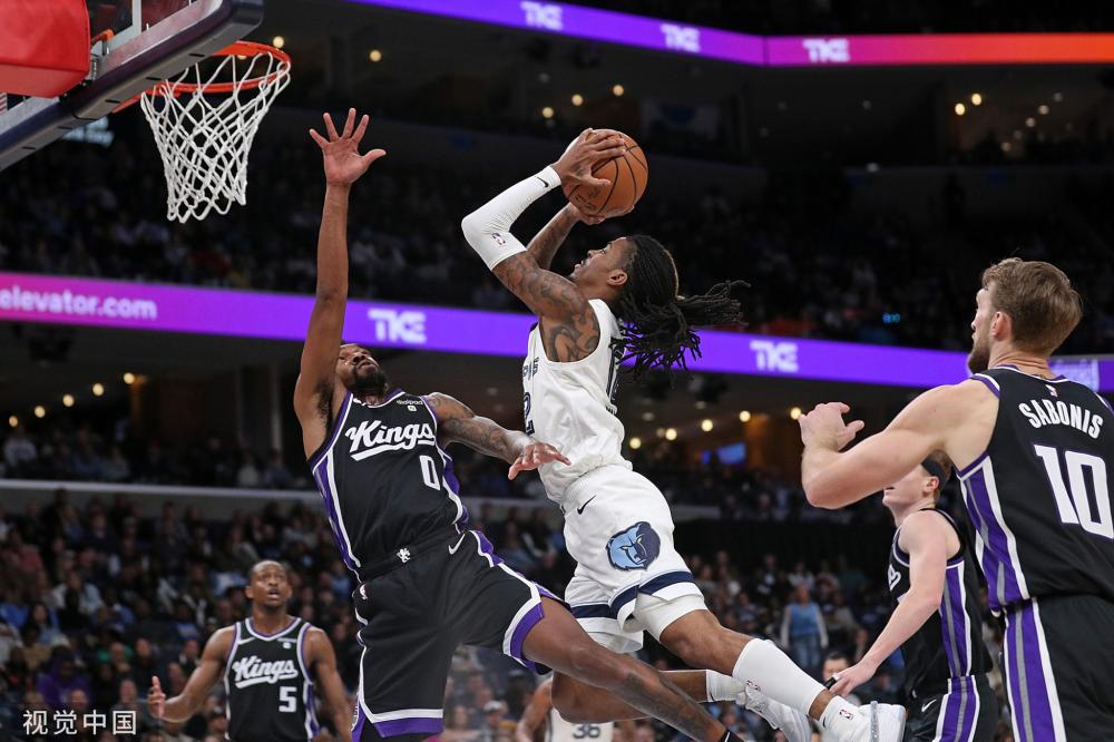 在曼联效力 在曼联效力