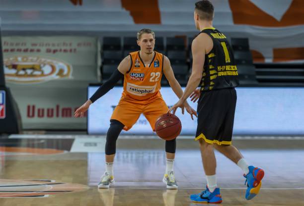 而持有俱乐 而持有俱乐