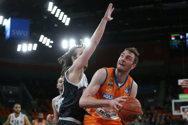 球队在季前 球队在季前