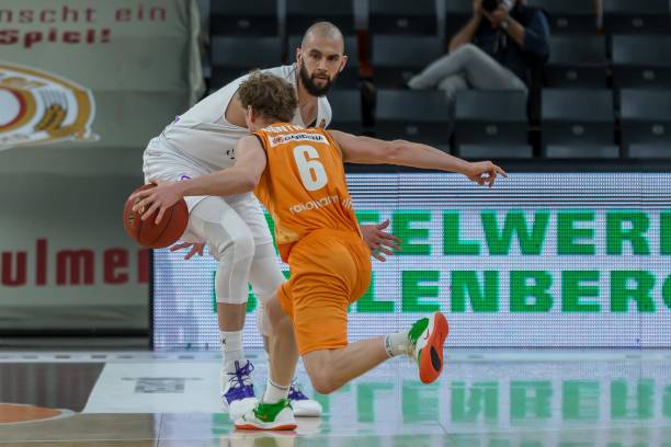 球运动员来 球运动员来